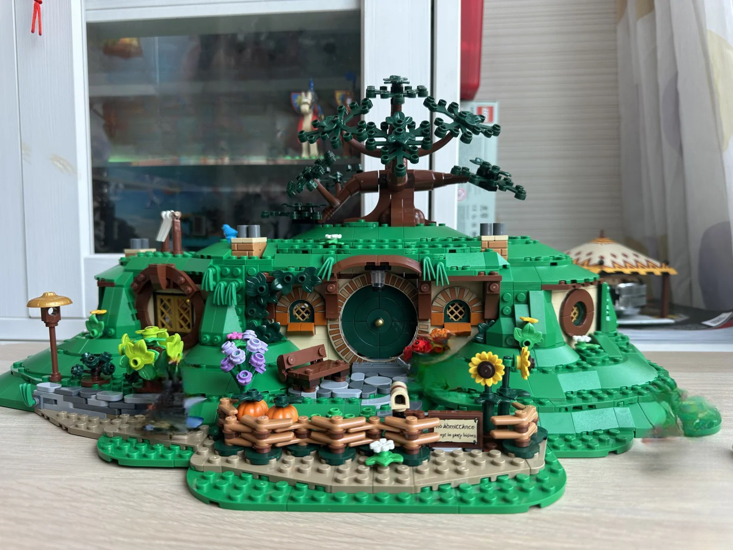 New MOC Gnome Green Hollow Tre - Home Bargains のレビューと価格