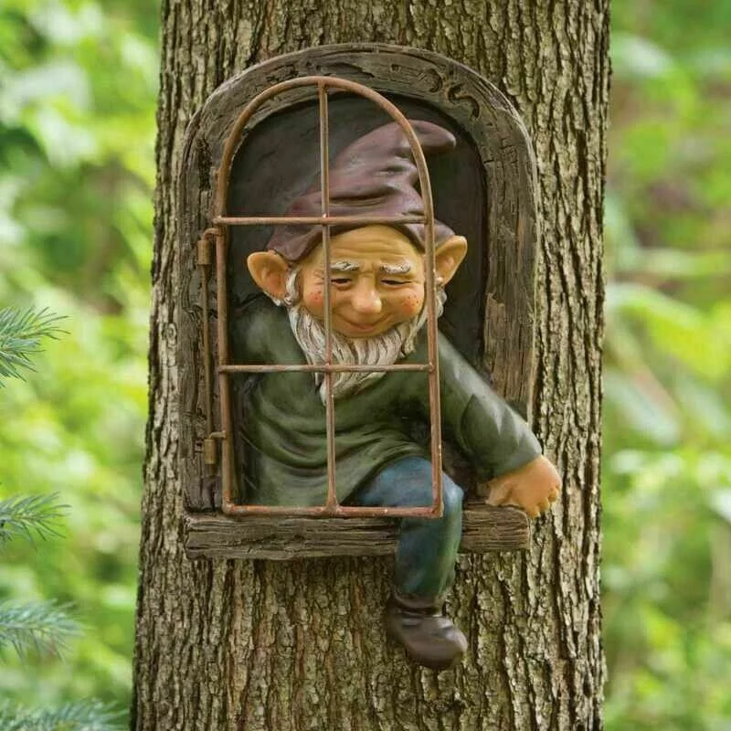 Naughty Garden Statue Elf Go O - Home Bargains のレビューと価格