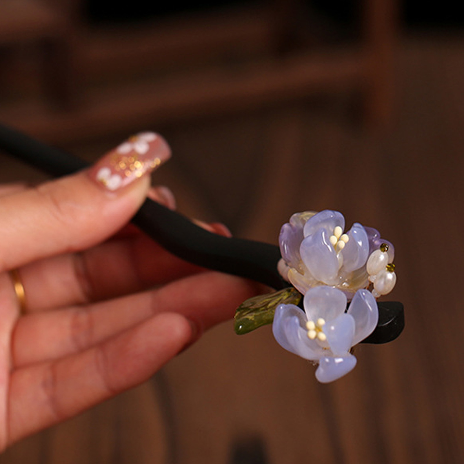 Vintage Wooden Flower Hairpin  - Old Fashioned Glass のレビューと価格